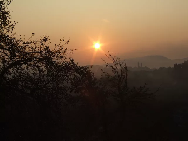 sun rise by Gregor Petrovic