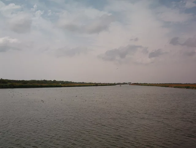 Aguas Muertas - Eaux Mortes - Francia